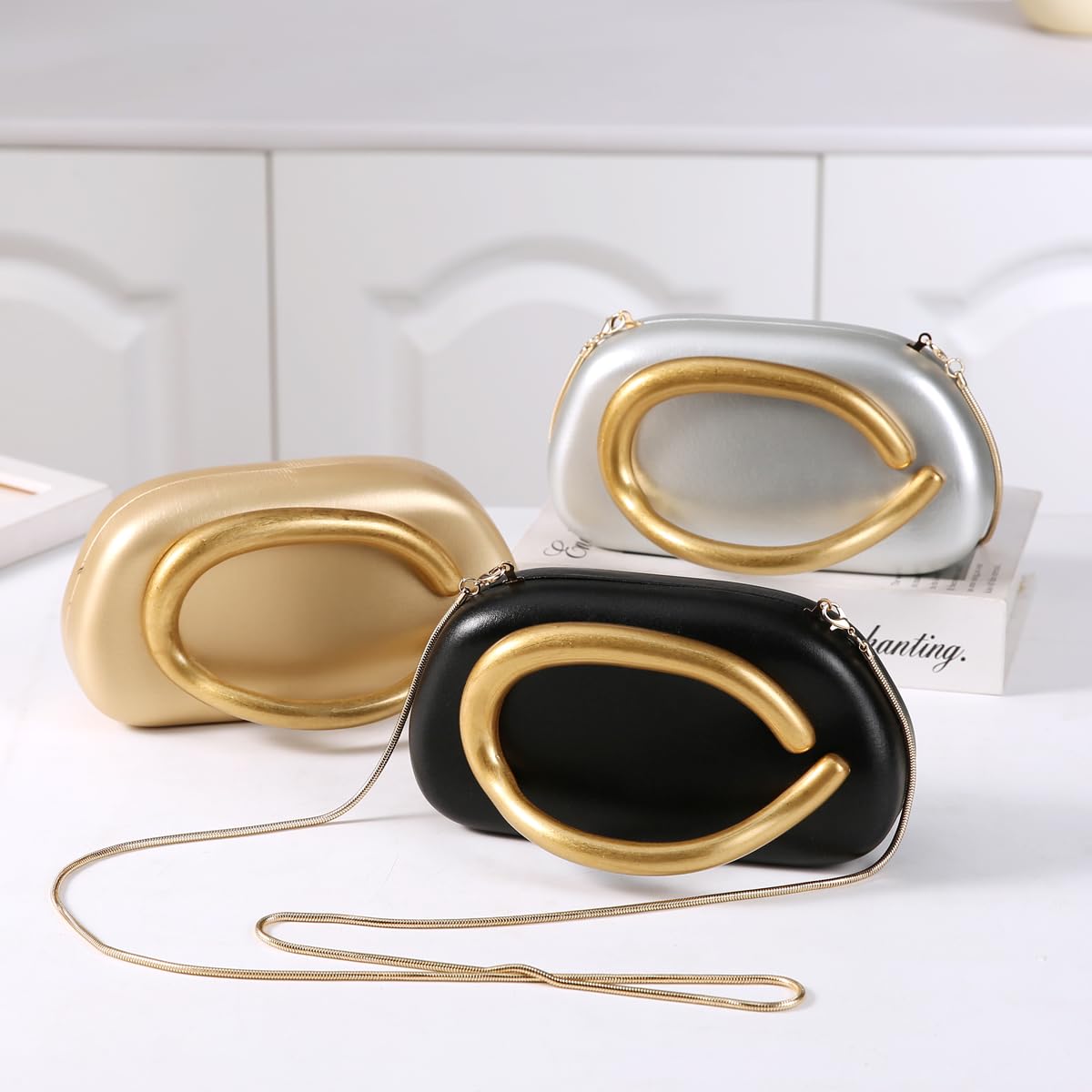 Dreubea Minimalist Gold-Tone Art Deco Clutch Bag – Elegant Metallic Accent Evening Handbag Purse for Women Black