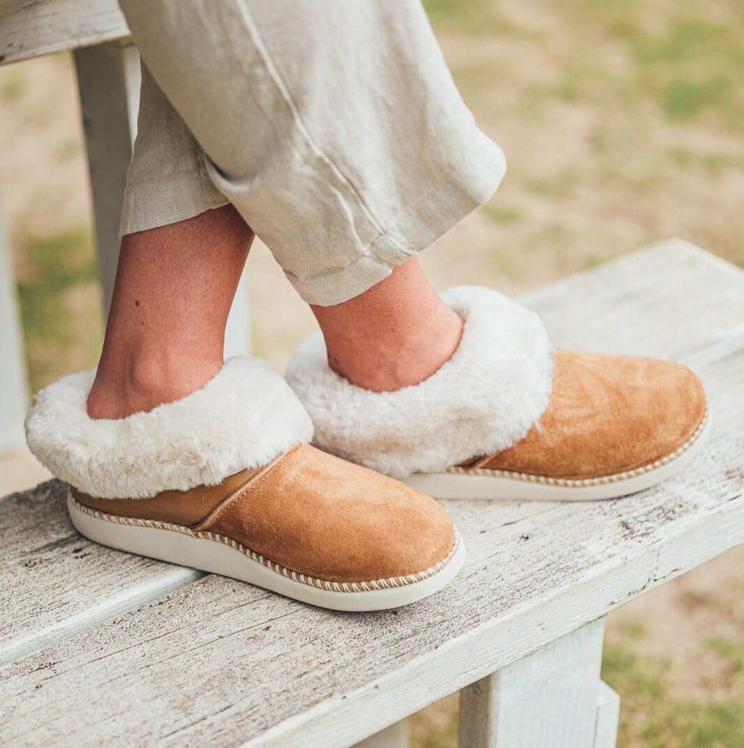 OLUKAI Ku'i Women's Slipper, Soft Full-Grain Leather & Wool Blend Footbed, Wet Grip Soles for Inside & Outside Wear, Cute & Comfortable Slip-On, Tan/Bone, 10