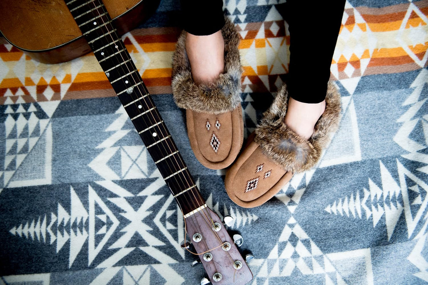 MANITOBAH Tipi Suede Moccasin Womens Oak L06