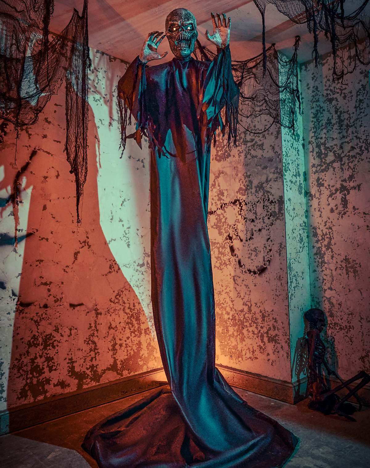 Spirit Halloween 8 Ft 9 In Mr. Dark Animatronic