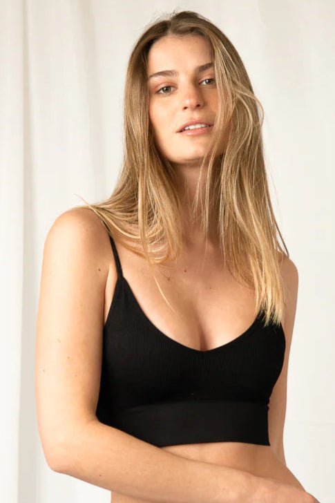 casual-black-spagehtti-straps-top