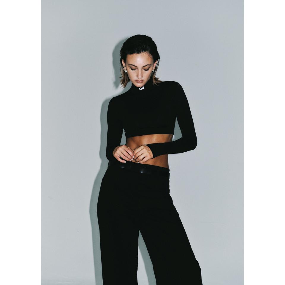Crop Top - Long Sleeves - High Neck
