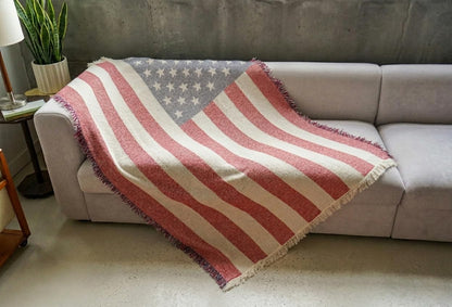 Pure Country Weavers Vintage American Flag Blanket - Lightweight Throw - Woven from Cotton - Made in The USA (72x49)