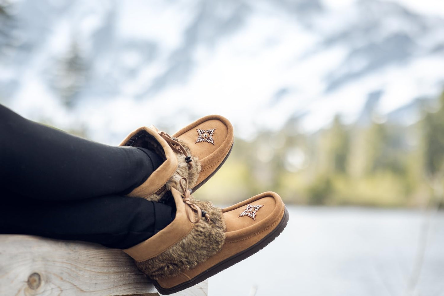 MANITOBAH WP Keewatin Suede Mukluk Womens Oak L06