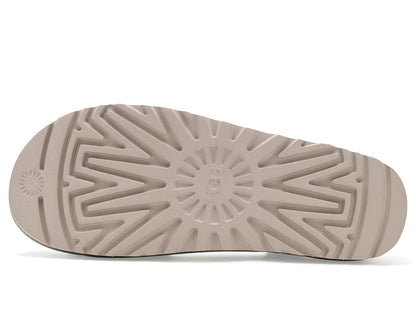 UGG Women's Goldenstar Sandal, Artichoke, 7