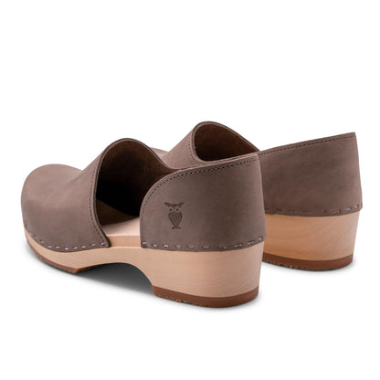 Sandgrens Handmade Swedish Wood Closed-Back Clogs for Women, US 11-11.5 | Brett Low Stone Nubuck LT, EU 42