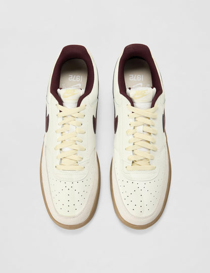 Nike Men's Court Vision Low Shoes, Sail/Burgundy Crush-Light Khaki, 10.5