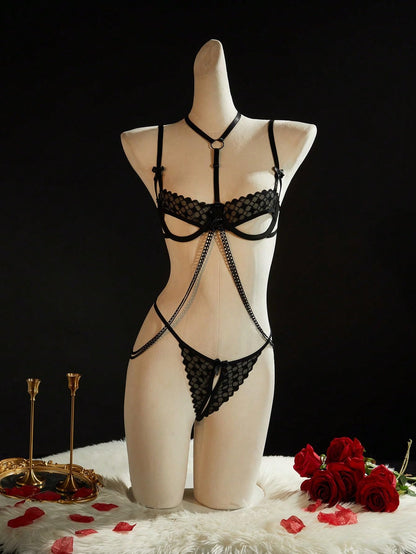 Lingerie Set For Women With Strappy Halter Neck And Metal Chain Black XL