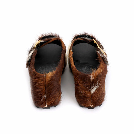 XOBZJH Women's Chunky Cowhide Platform Clogs – Long Hair Calf Fur & Western Mules Slide with Buckle & Rivets, Arch Support, Memory Foam Insole, All-Day Comfort