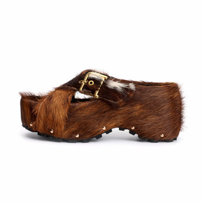 XOBZJH Women's Chunky Cowhide Platform Clogs – Long Hair Calf Fur & Western Mules Slide with Buckle & Rivets, Arch Support, Memory Foam Insole, All-Day Comfort