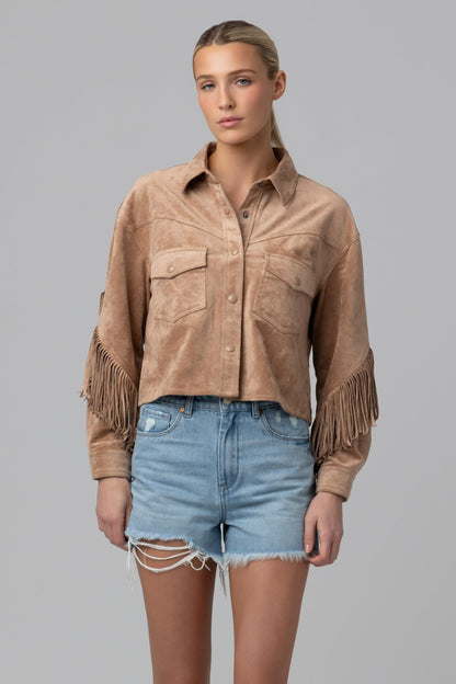 [BLANKNYC] WOMEN'S FAUX SUEDE FRINGE JACKET, MAPLE SUGAR, MEDIUM