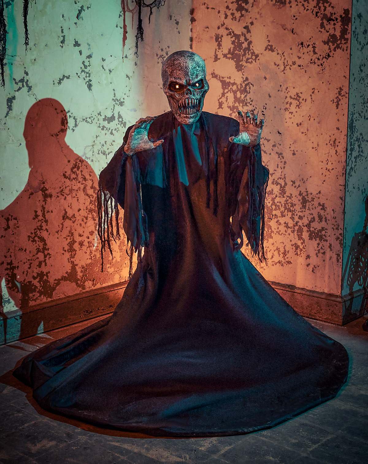 Spirit Halloween 8 Ft 9 In Mr. Dark Animatronic