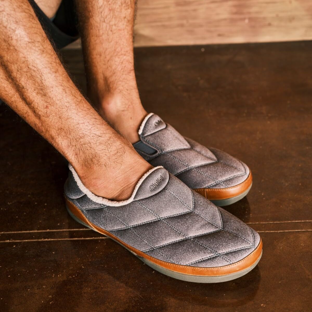 OLUKAI Puku'i Men's Fleece Slippers, Comfortable Activewear Slippers, Premium Full-Grain Leather & Jersey Knit, Drop-In Heel & All-Day Comfort, Ash/Ash, 10