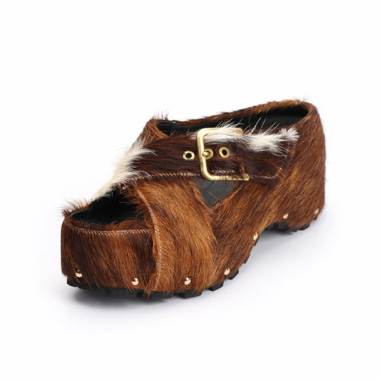 XOBZJH Women's Chunky Cowhide Platform Clogs – Long Hair Calf Fur & Western Mules Slide with Buckle & Rivets, Arch Support, Memory Foam Insole, All-Day Comfort