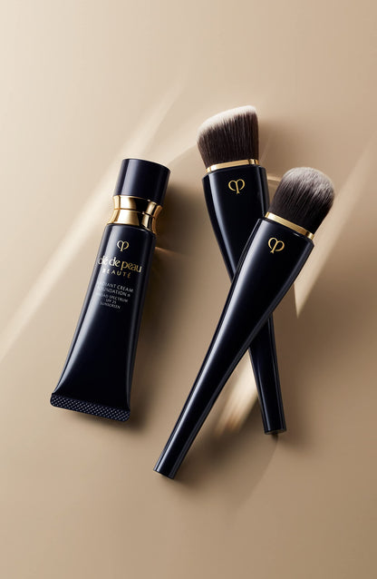Clé de Peau Beauté, Radiant Cream Foundation SPF 25, O90