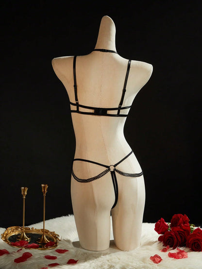 Lingerie Set For Women With Strappy Halter Neck And Metal Chain Black XL