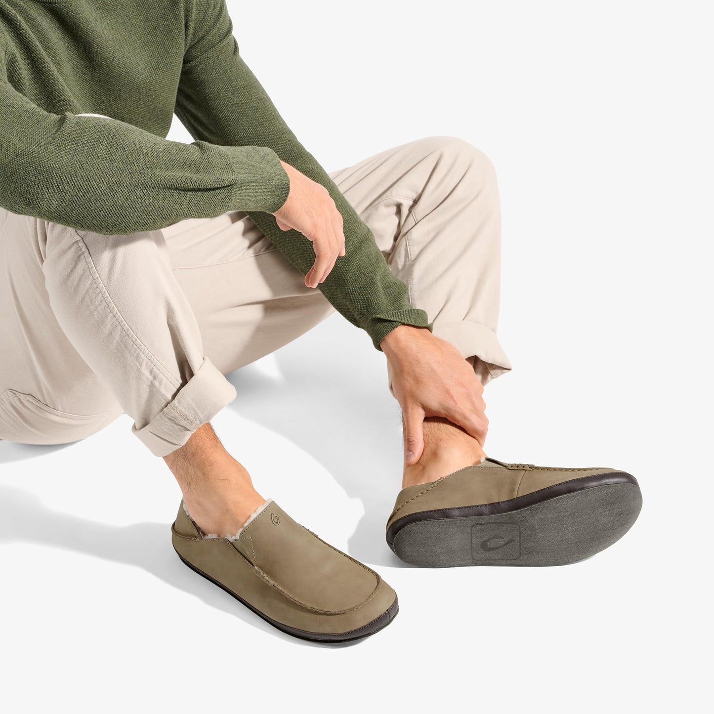 OLUKAI Moloa Slipper, Men's Premium Leather Slip-On Shoes, Soft Genuine Shearling Lining & Gel Insert, Drop-In Heel & All-Day Comfort, Clay/Dk Java, 10