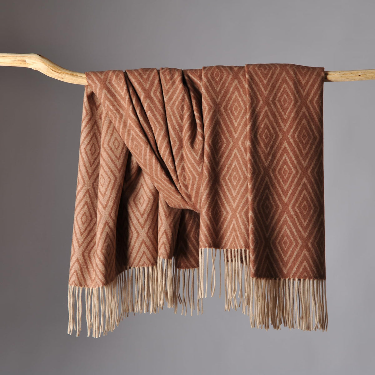 CUDDLE DREAMS Premium Cashmere Throw Blanket with Fringe (Diamond Ochre)