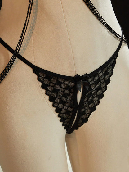 Lingerie Set For Women With Strappy Halter Neck And Metal Chain Black XL