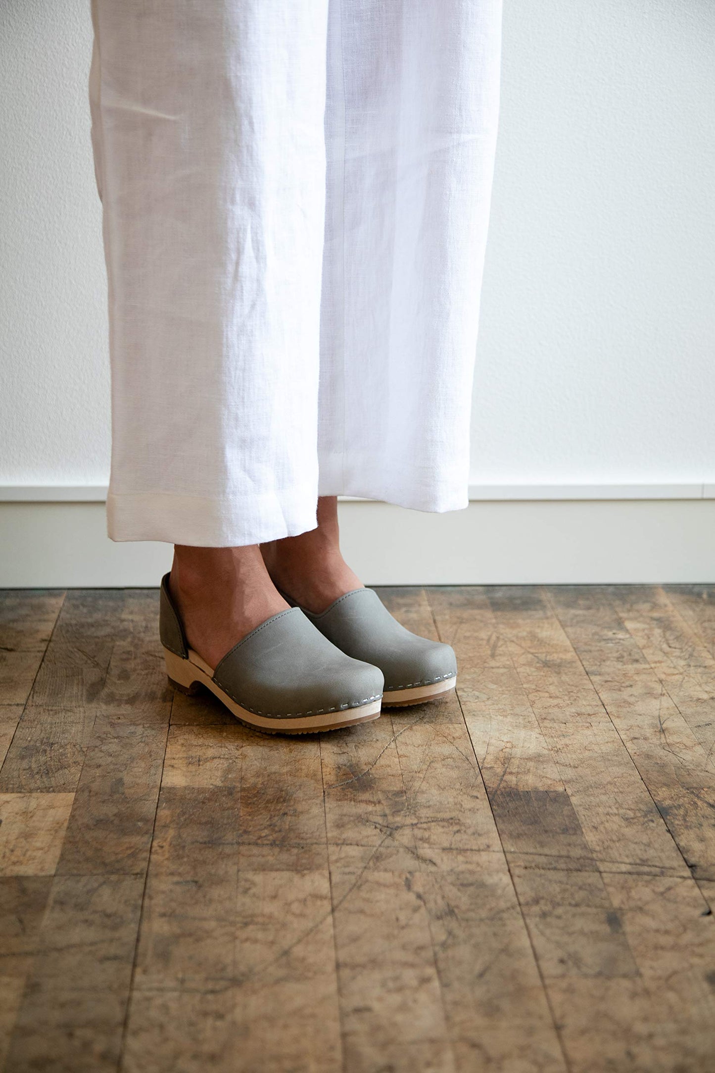 Sandgrens Handmade Swedish Wood Closed-Back Clogs for Women, US 11-11.5 | Brett Low Stone Nubuck LT, EU 42