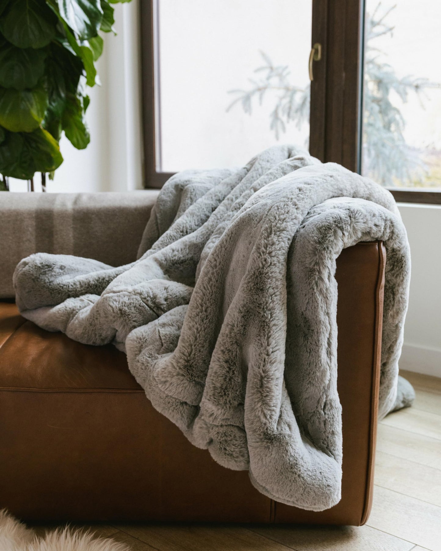 Cozy Earth Cuddle Blanket - Faux Fur Ultra-Soft Luxury Throw Blanket - Thick & Cozy Oversized Design for Lounging or Sharing - Machine Washable - Oversize Throw 80" x 60" Dove Grey