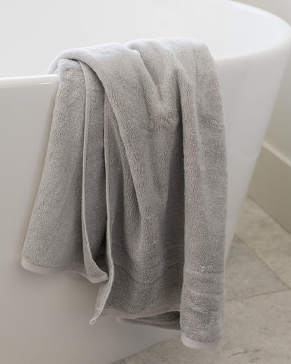 Cozy Earth Complete Luxe Bath Bundle - 60% Cotton 40% Viscose from Bamboo - Quick Dry & Plush Cotton Bath Towel Set - 4 Washcloths, 2 Hand Towels, 2 Bath Towels, 2 Bath Sheets - Light Grey