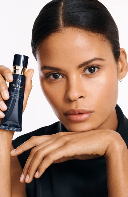 Clé de Peau Beauté, Radiant Cream Foundation SPF 25, O90