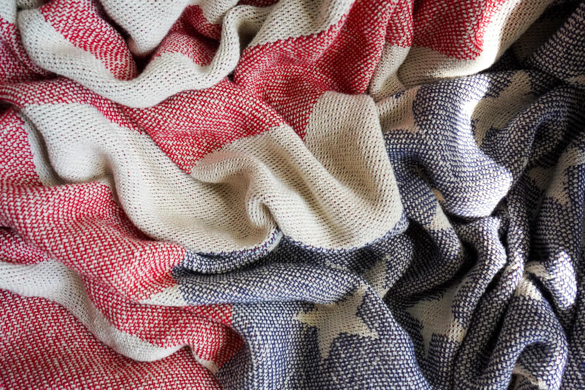 Pure Country Weavers Vintage American Flag Blanket - Lightweight Throw - Woven from Cotton - Made in The USA (72x49)