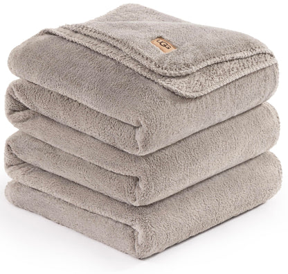 UGG Plush Cal King/King Blanket for Bed, Fleece Cozy Soft Blanket, Luxury Warm Extra Large Throw for Couch, Washable Hypoallergenic Bedding Essentials, 110" x 90", Seal Grey (Whitecap)